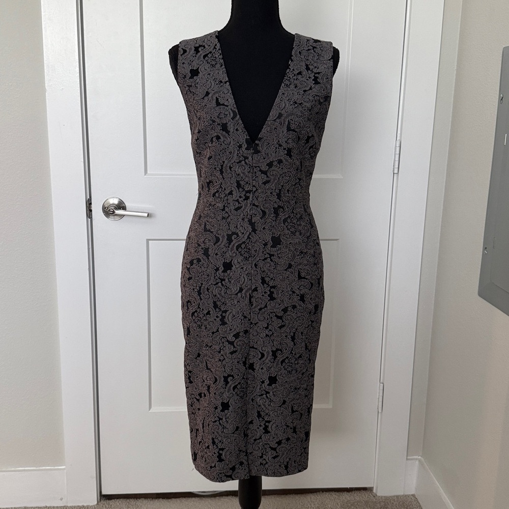 Alice + Olivia Elegant Black and Gray Sleeveless Dress